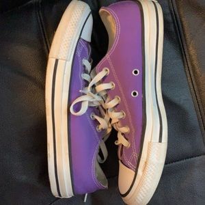 Purple low top converse
